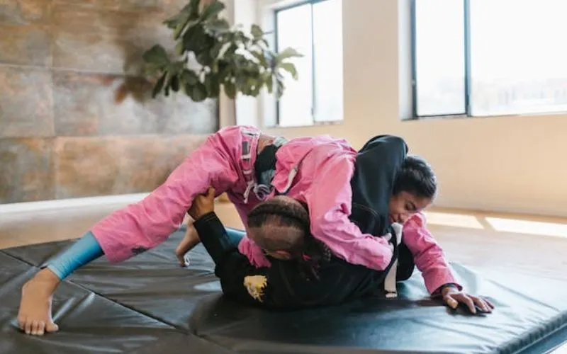 SelfDefence Classes in Vancouver Intro for Beginner Training